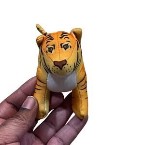 Vintage 2003 Burger King "Endangered Species" Amur Tiger plush toy 4”